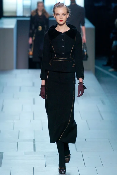 Look 13